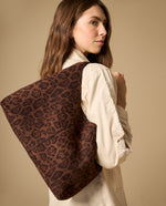 Bolso con estampado en animal print - Café