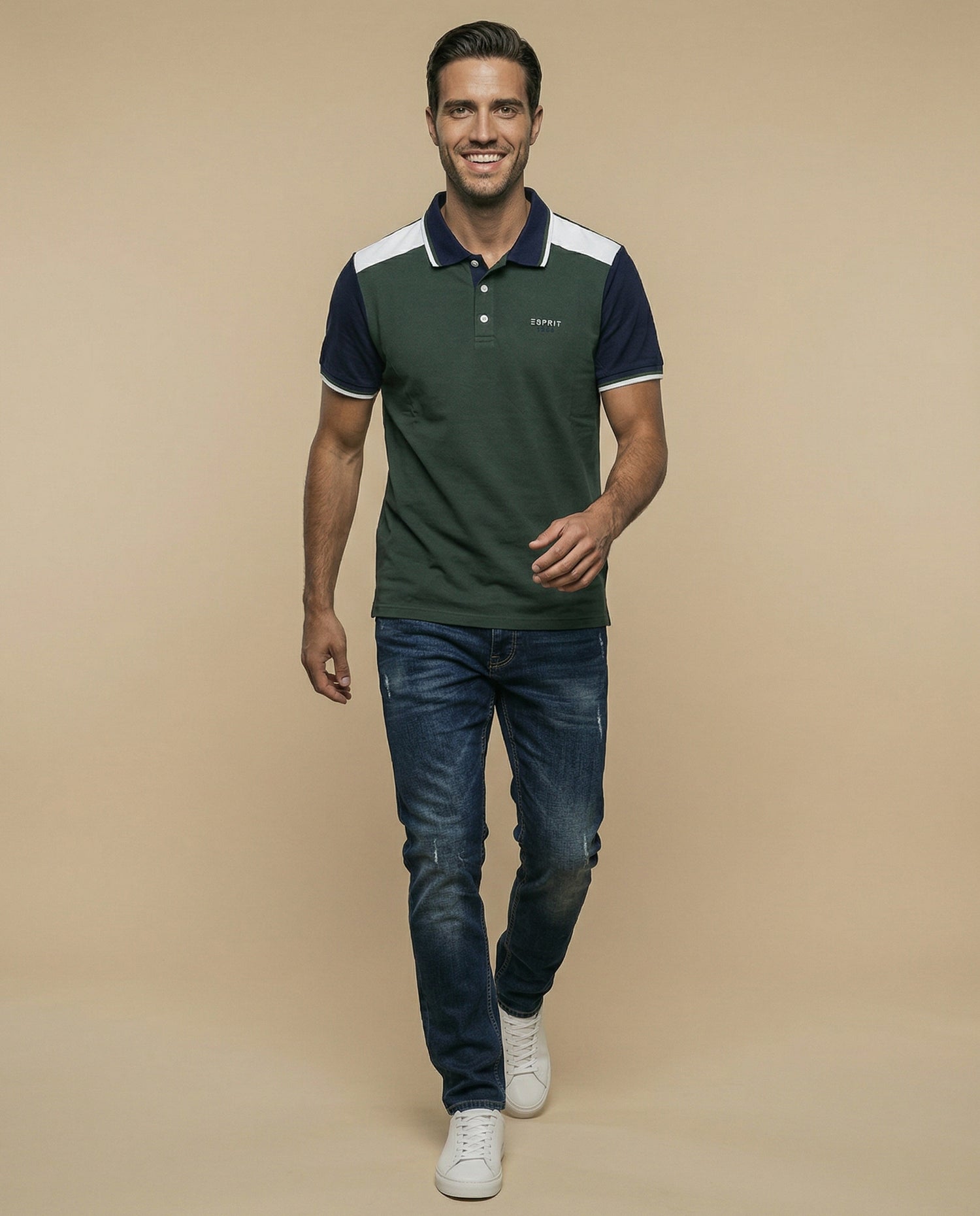 Polo con bloques en hombros y ribetes contrastantes - Verde