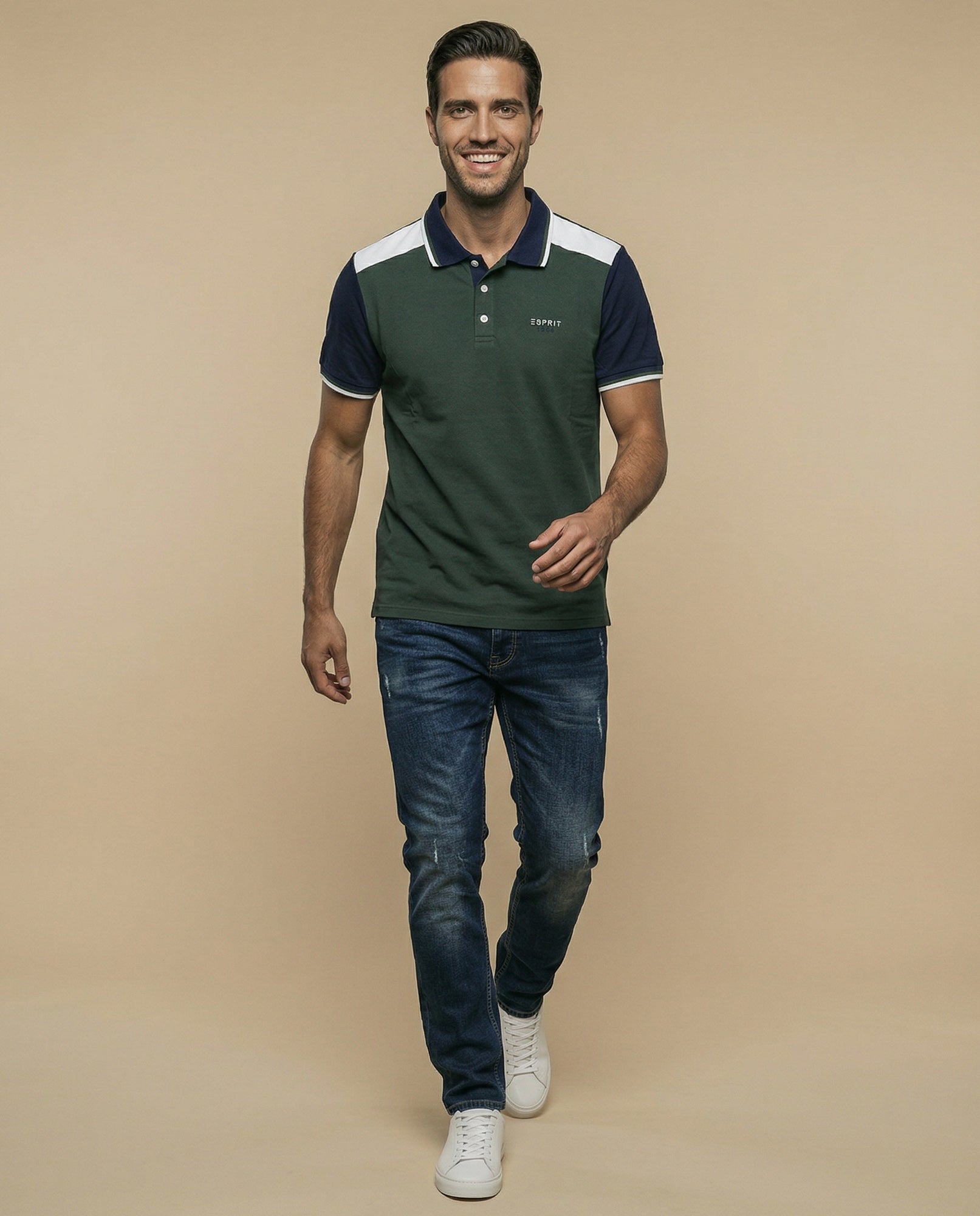 Polo con bloques en hombros y ribetes contrastantes - Verde 34_305E301_VER190622_5