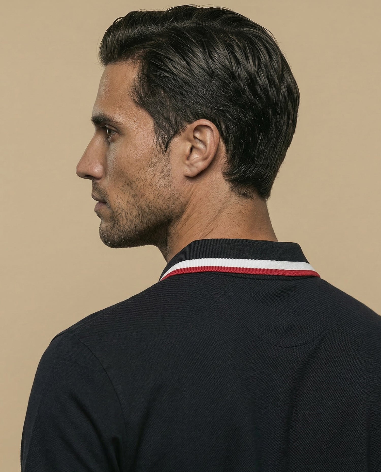 Polo con cierre y cuello a rayas - Negro