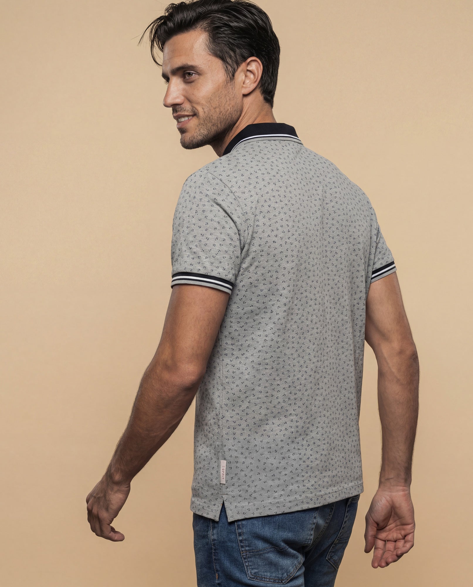 Polo manga corta con detalles contrastantes para hombre - Gris 34_305E307_GRI164404_4