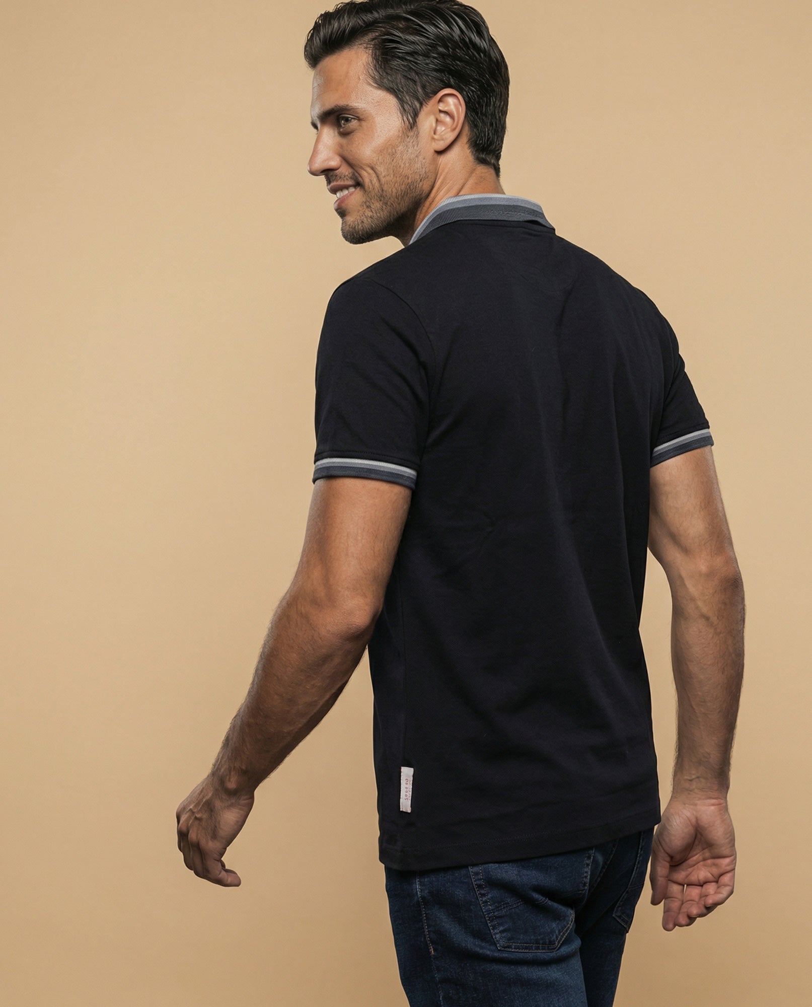 Polo manga corta con ribetes contrastantes para hombre - Negro 34_305E350_NEG190303_4