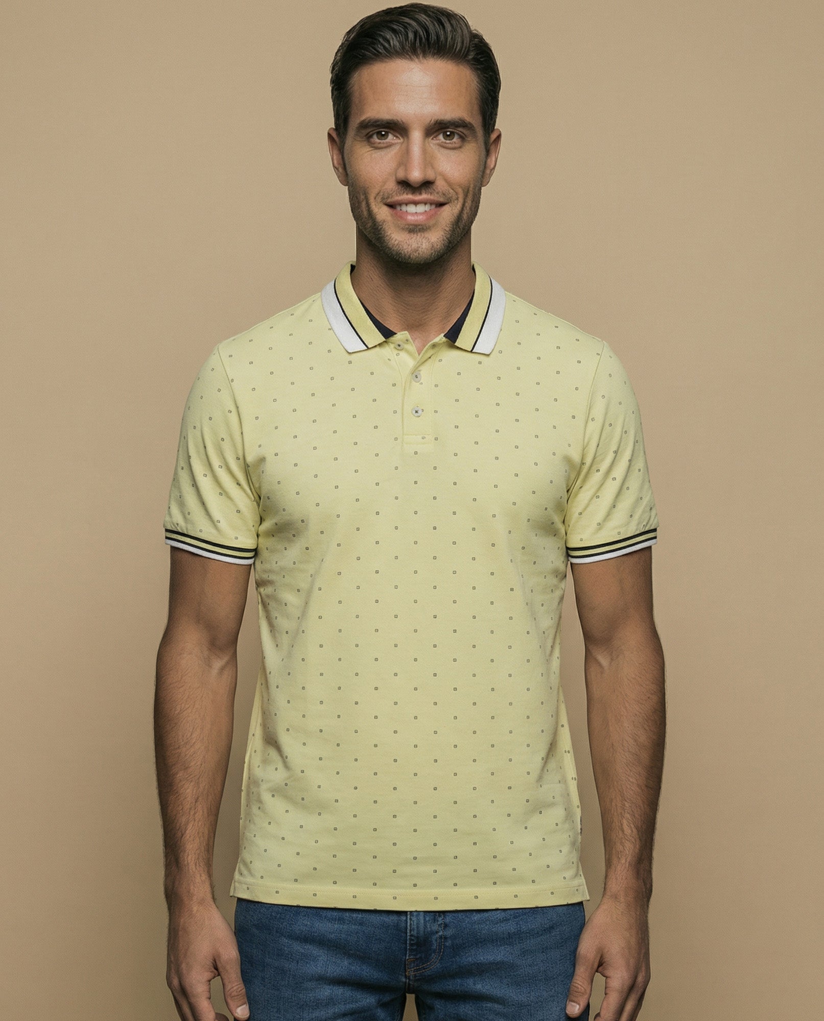 Polo manga corta con estampado de micromotivo geométrico para hombre - Amarillo 34_305E351_AMA150646_0