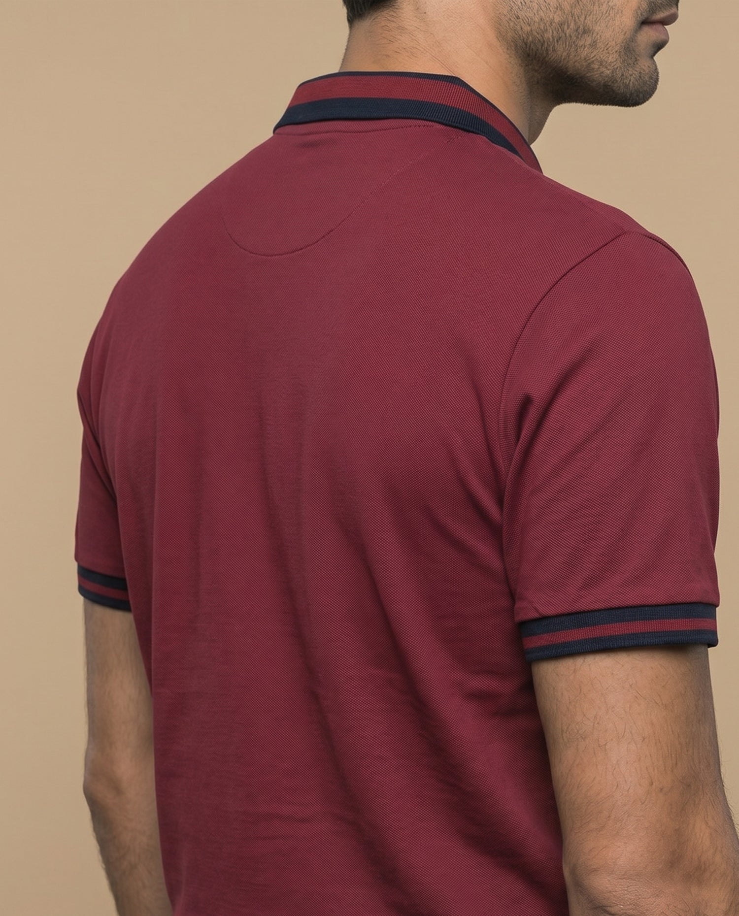 Polo manga corta con paneles contrastantes en hombros para hombre - Rojo
