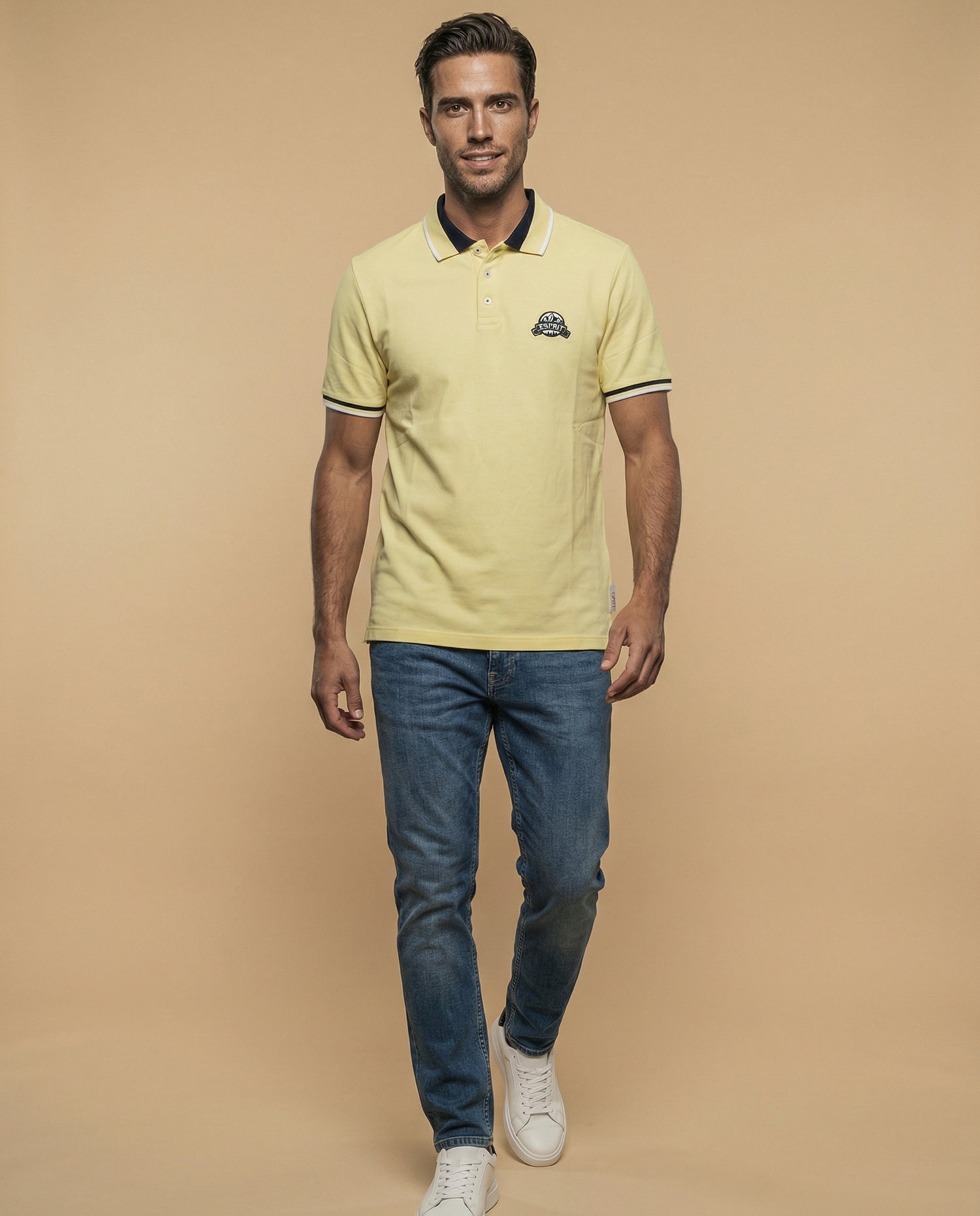 Polo manga corta con ribetes contrastantes para hombre - Amarillo