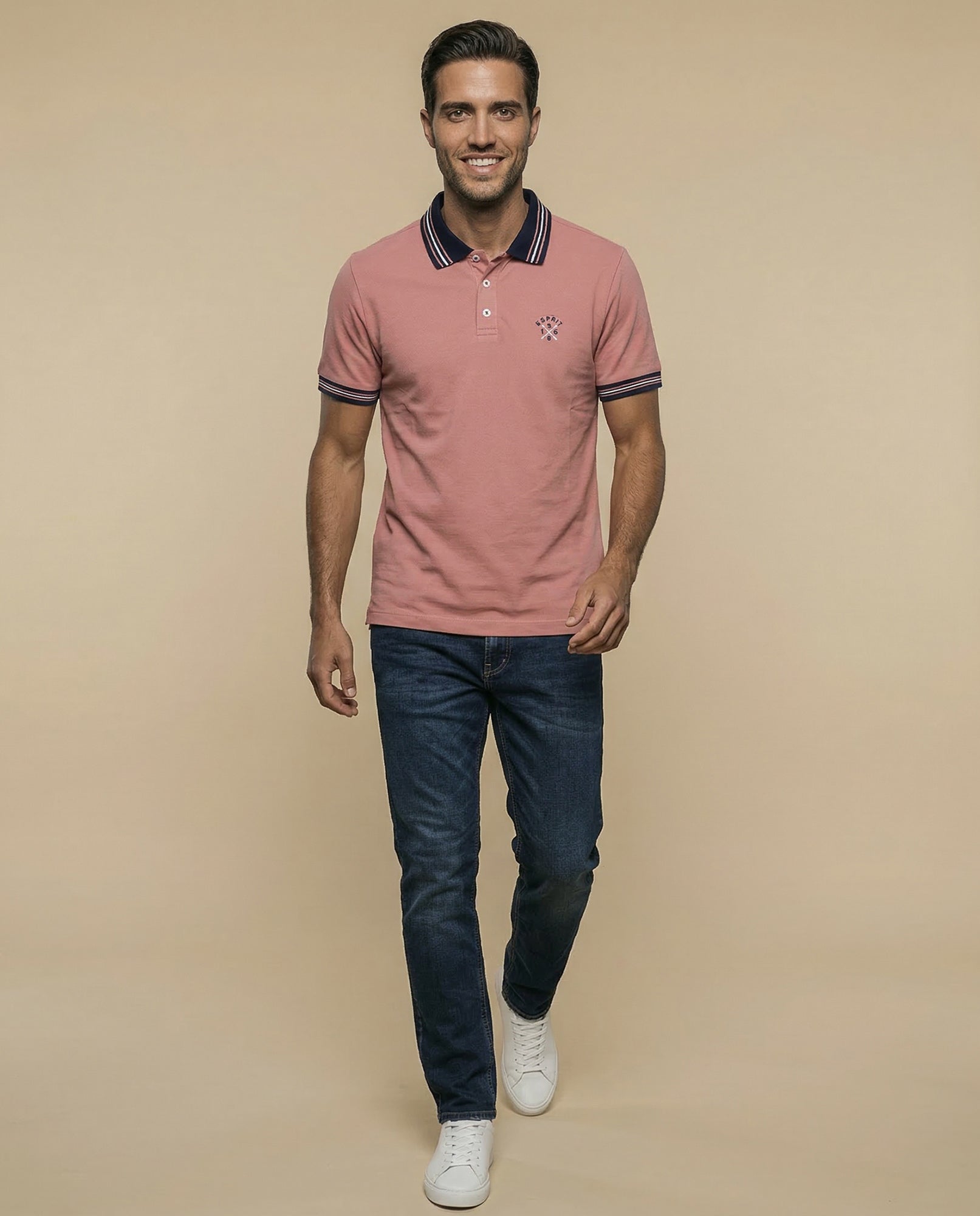 Polo piqué con bordado en pecho y ribetes a rayas - Rosa 34_305E380_ROS171520_5