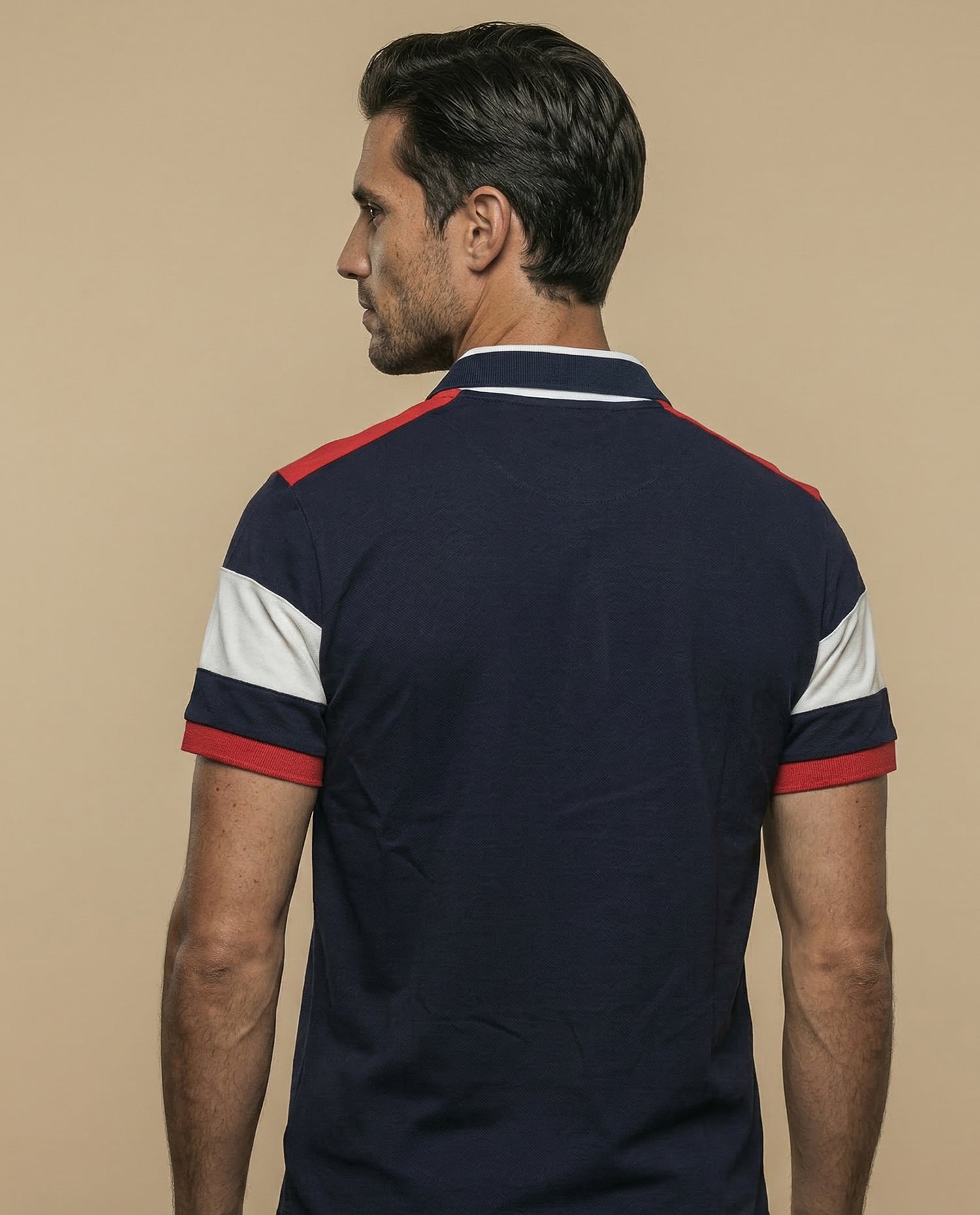 Polo piqué con escudo bordado y bloques en hombros - Azul