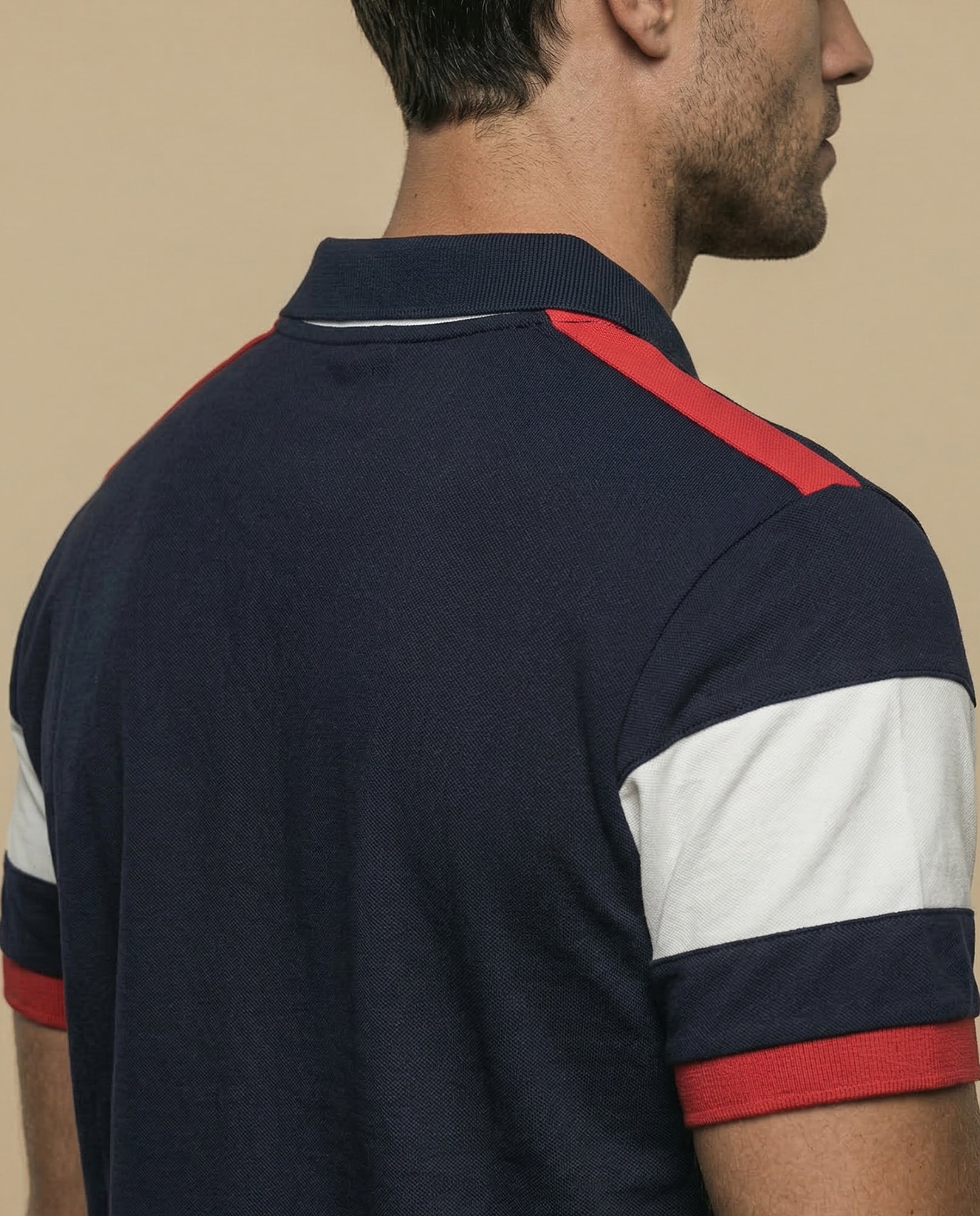 Polo piqué con escudo bordado y bloques en hombros - Azul 34_305E381_AZU174911_6