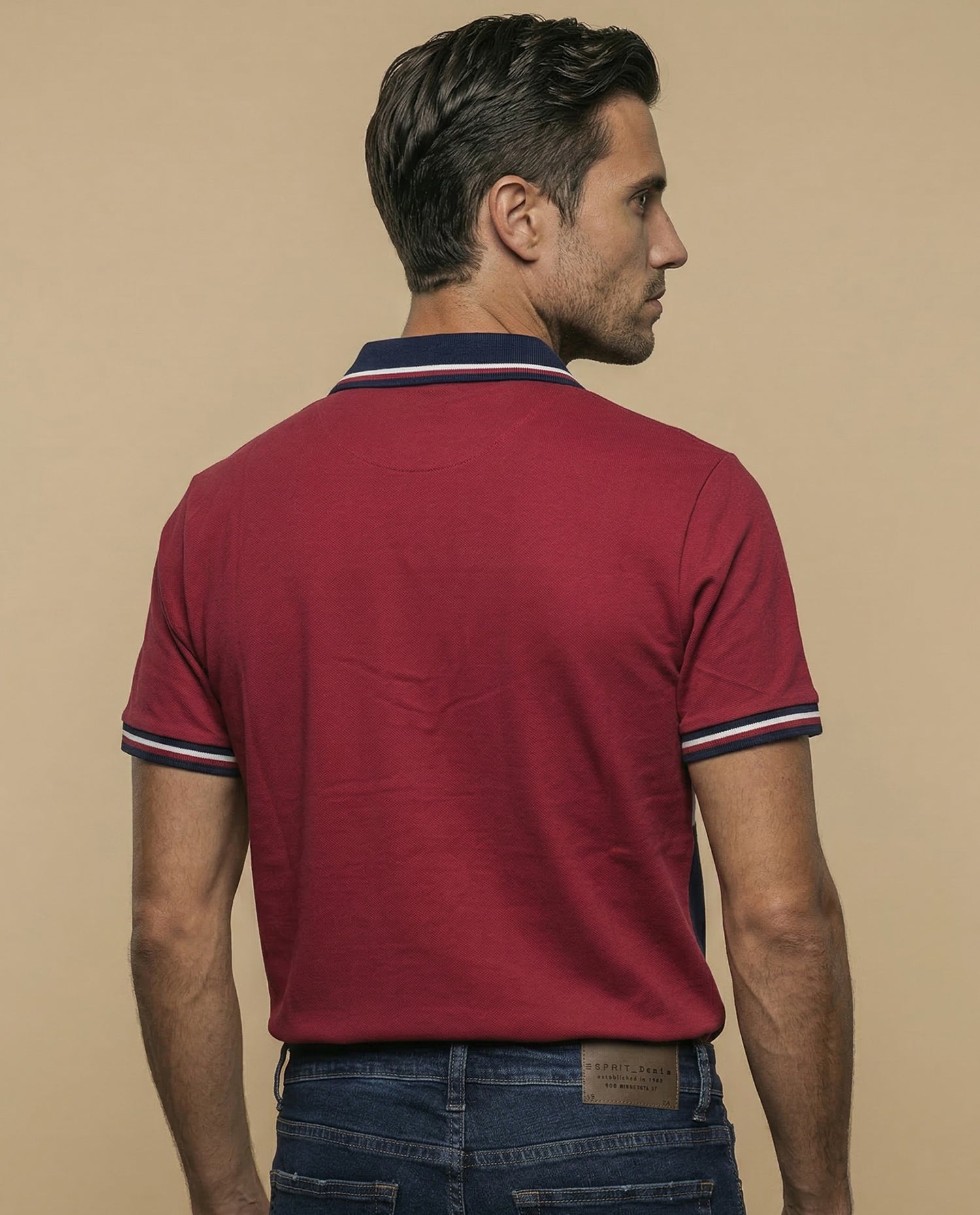 Polo con diseño de bloques y bordado en pecho - Rojo
