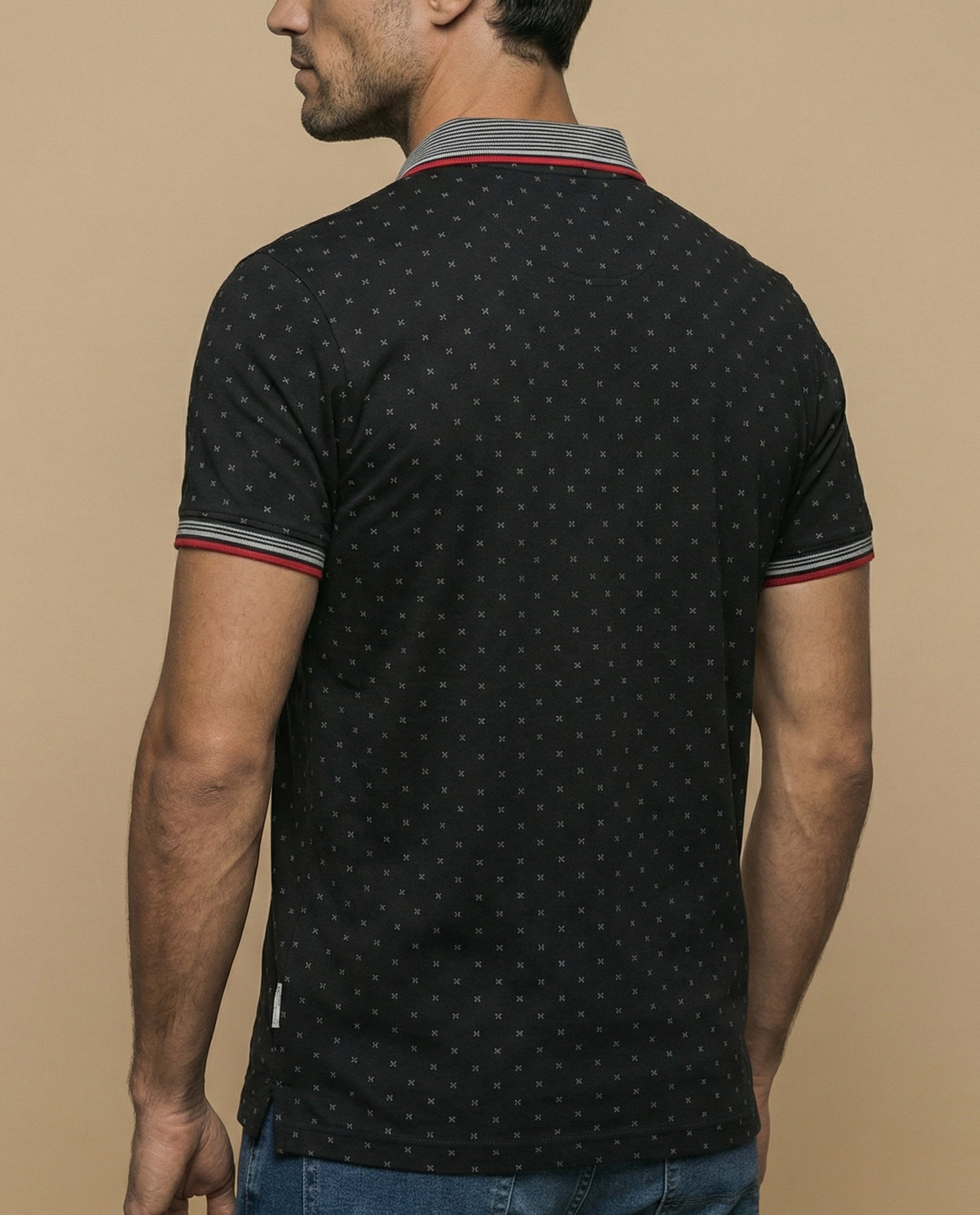 Polo slim fit manga corta con estampado de micromotivos geométricos para hombre - Negro
