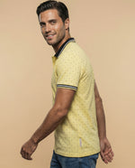 Polo manga corta con estampado de puntos para hombre - Amarillo