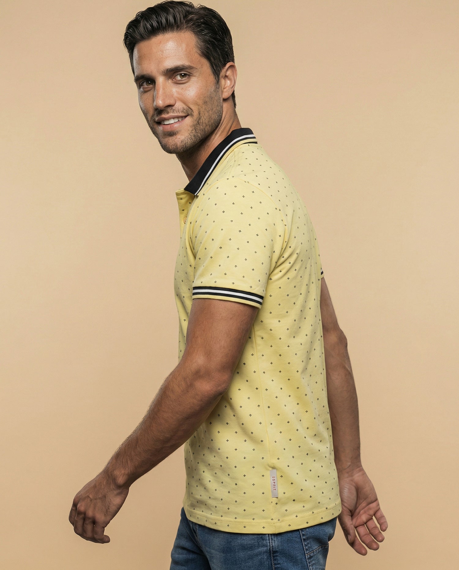Polo manga corta con estampado de puntos para hombre - Amarillo
