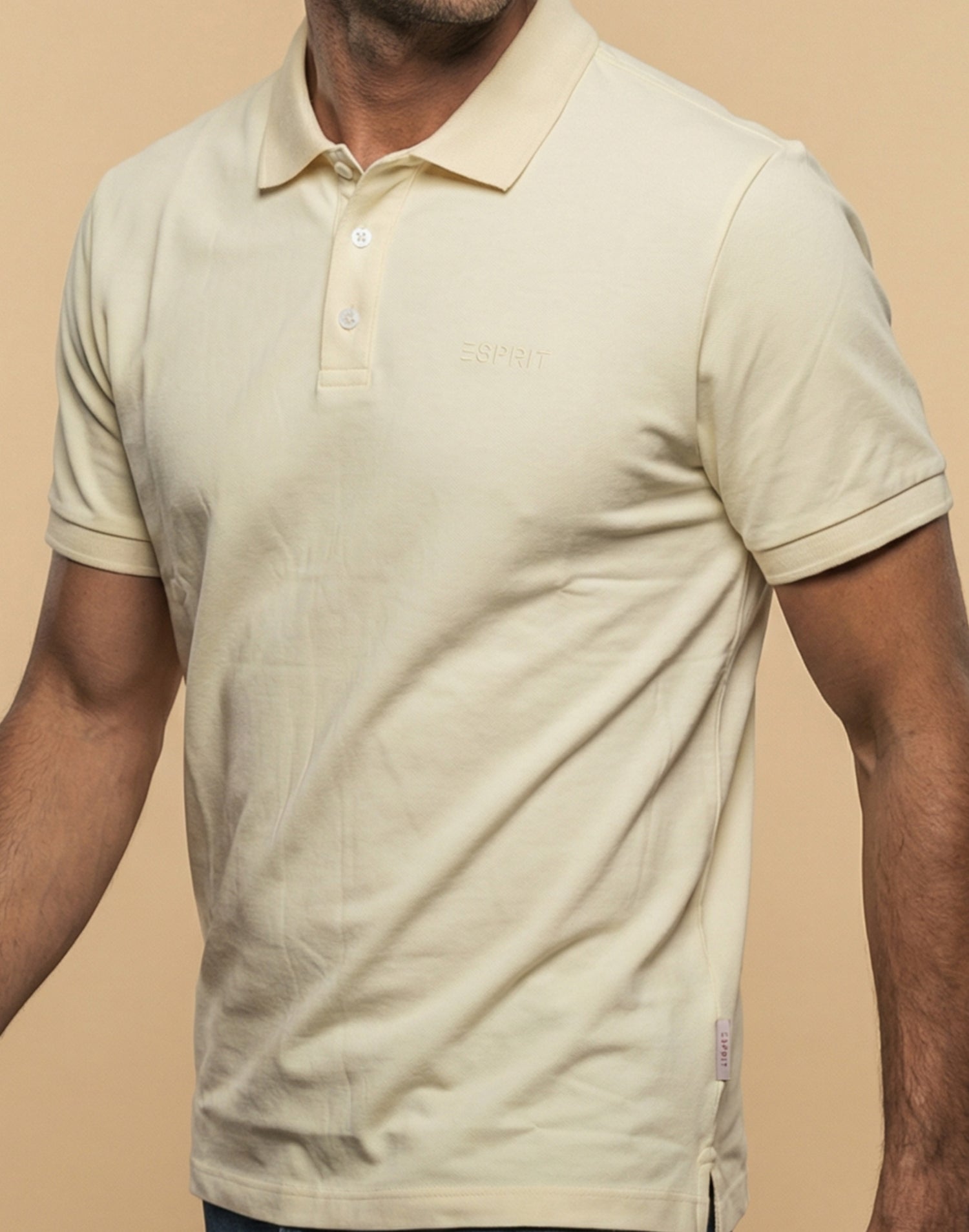 Polo manga corta con cuello camisero y ribete contrastante para hombre - Amarillo