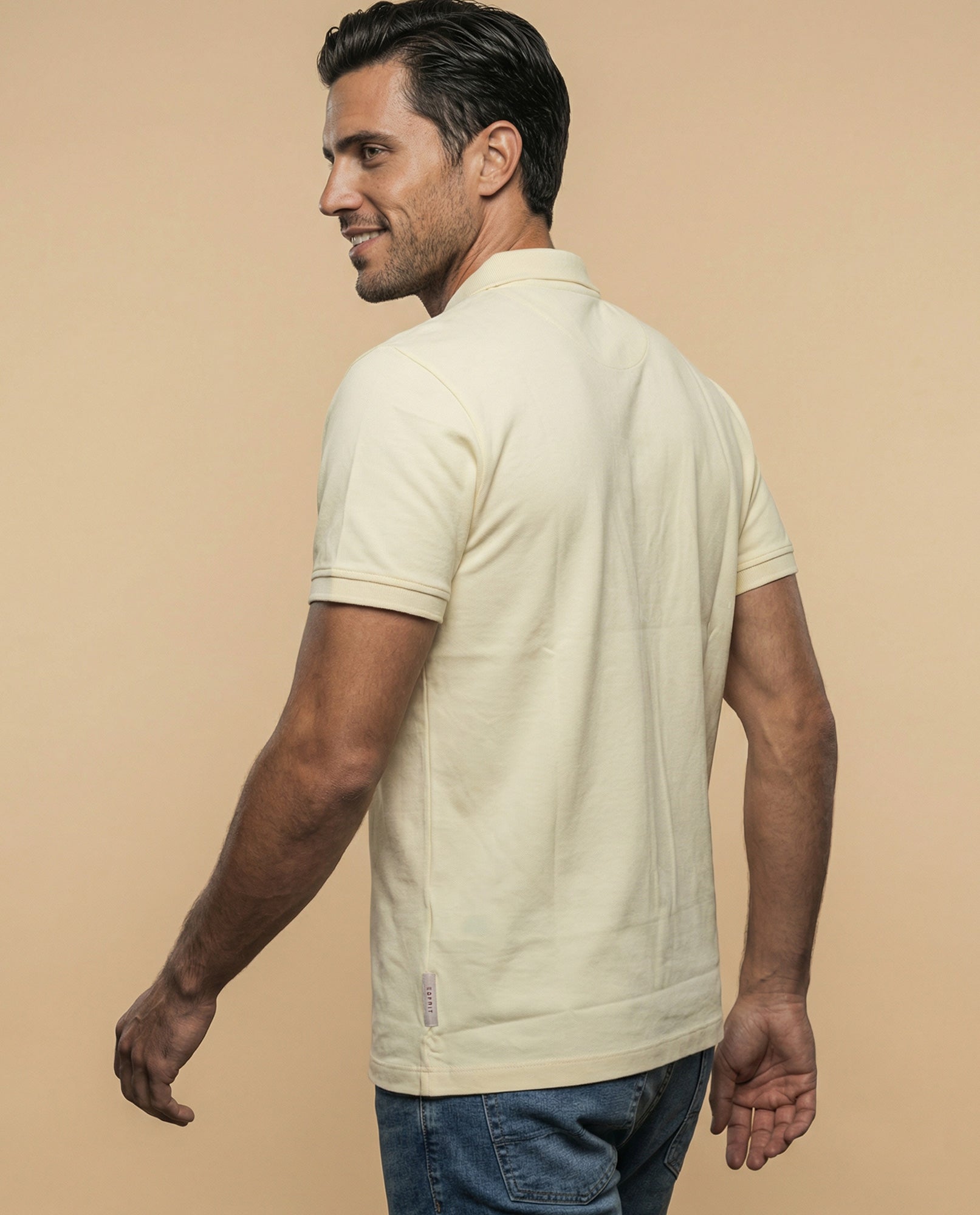 Polo manga corta con cuello camisero y ribete contrastante para hombre - Amarillo 34_305F317_AMA150643_4