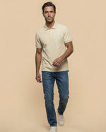 Polo manga corta con cuello camisero y ribete contrastante para hombre - Amarillo