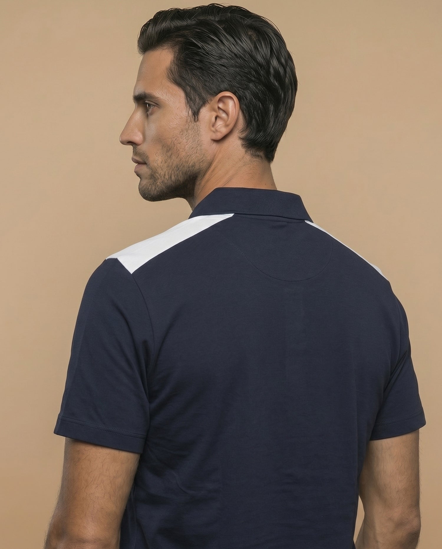 Polo manga corta con paneles decorativos en hombros para hombre - Azul