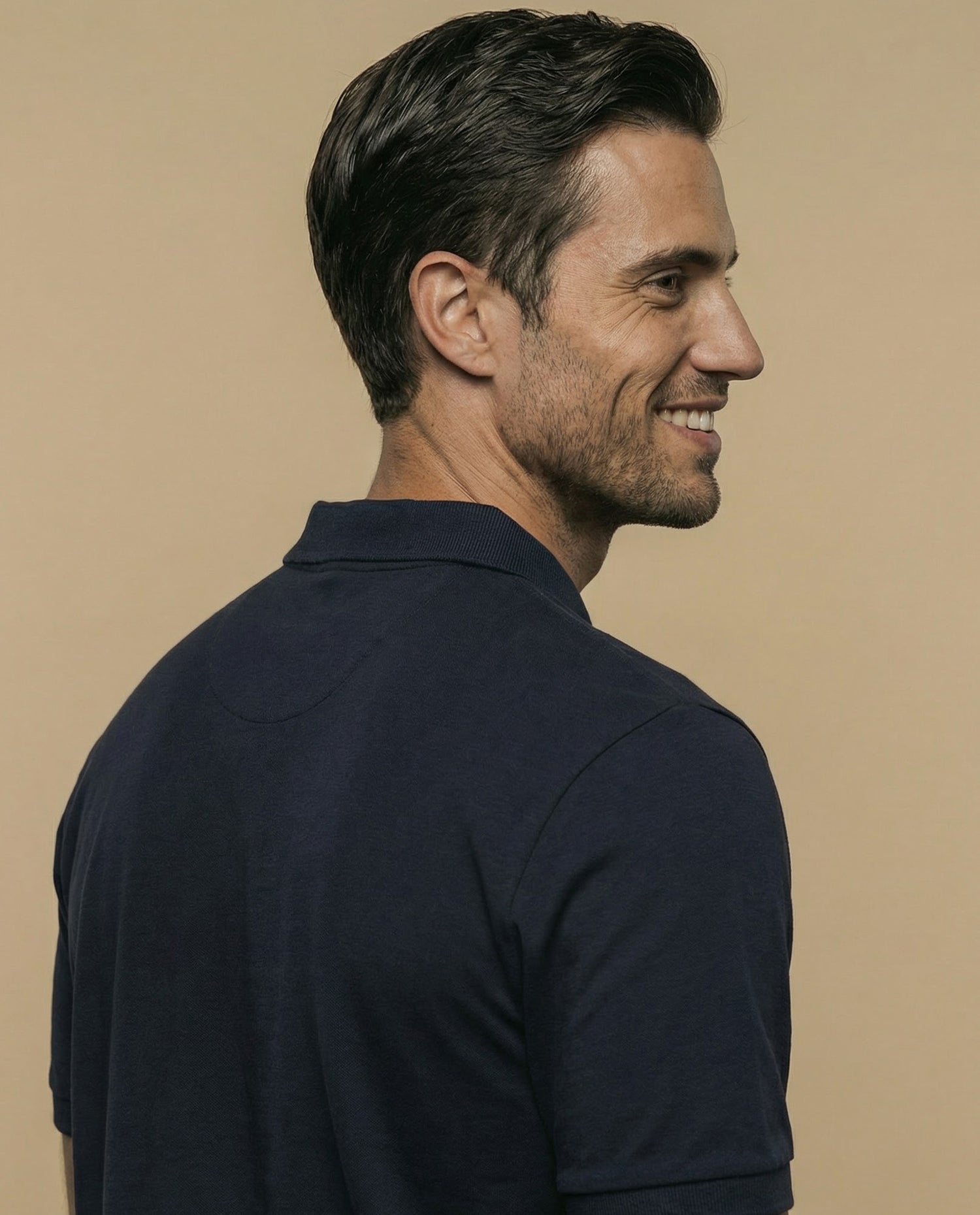 Polo manga corta con cuello camisero y parche bordado para hombre - Azul