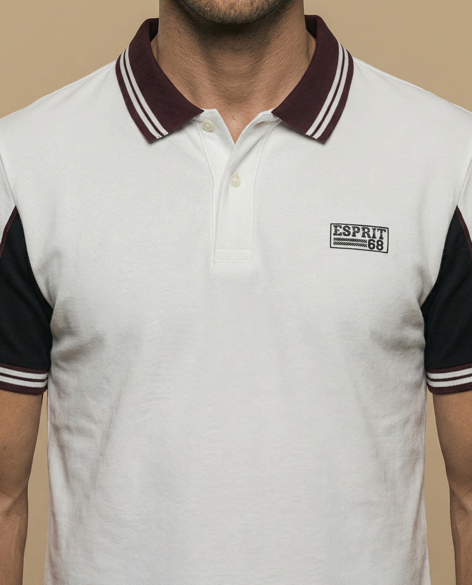 Polo manga corta con cuello acanalado a rayas y paneles contrastantes para hombre - Crudo 34_305F379_CRU110605_3
