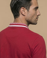Polo manga corta con cuello a rayas y ribetes en contraste para hombre - Rojo