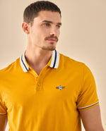 Polo con Ribetes Contrastantes - Amarillo