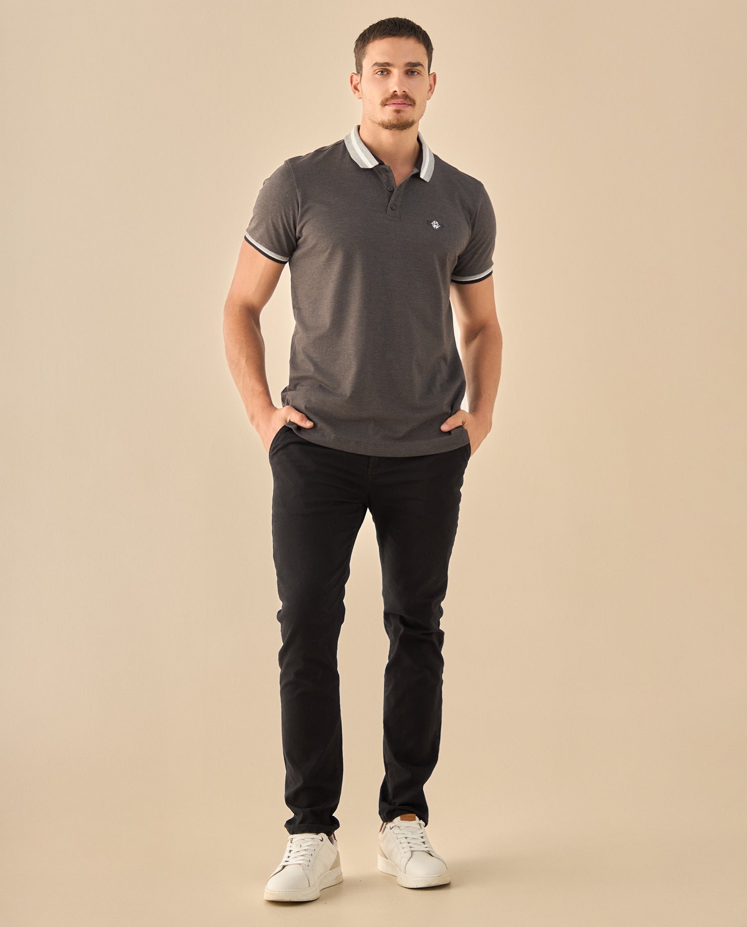 Polo con Ribetes Contrastantes - Gris
