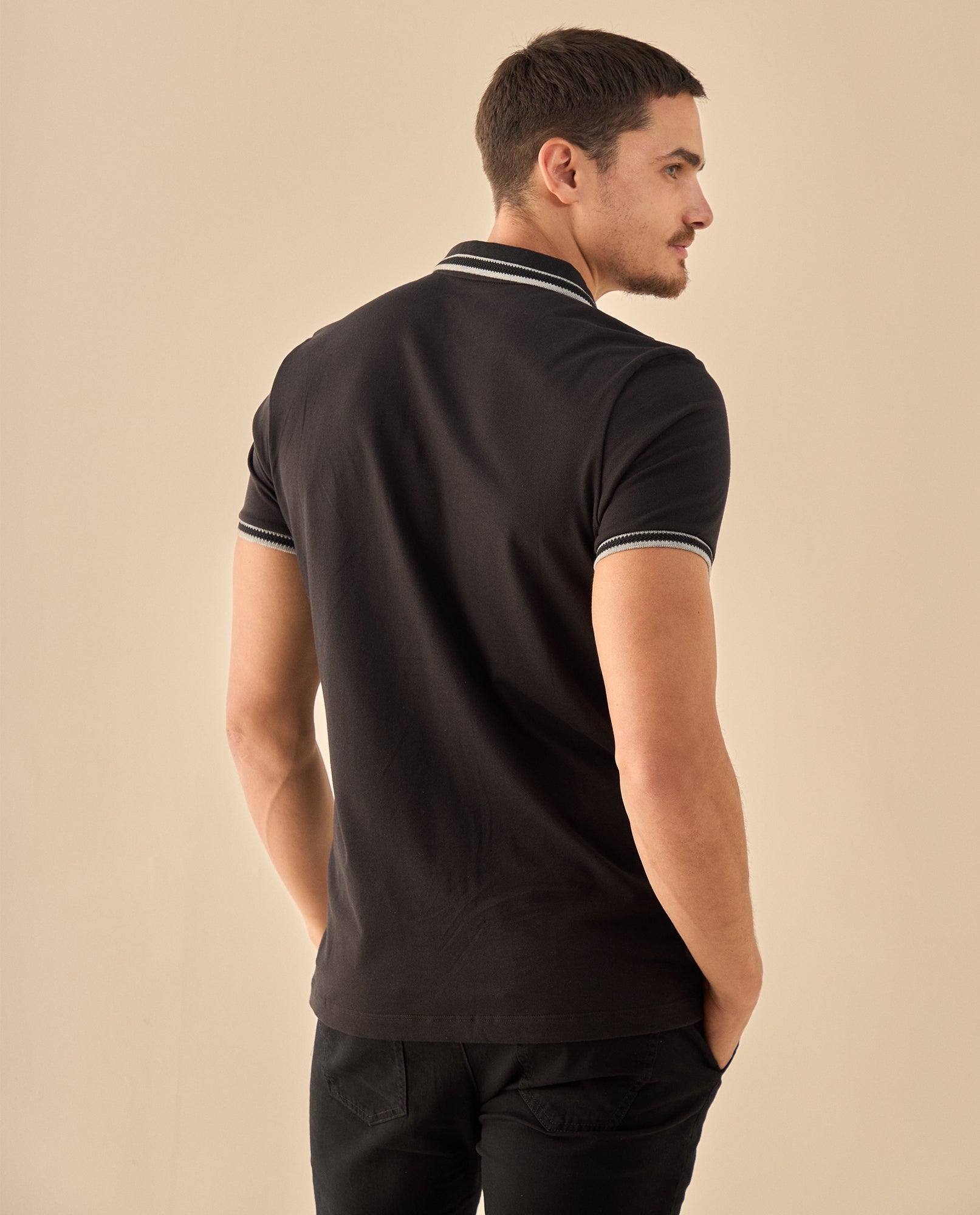 Polo con Ribetes Premium - Negro 34_305G307_NEG193909_4