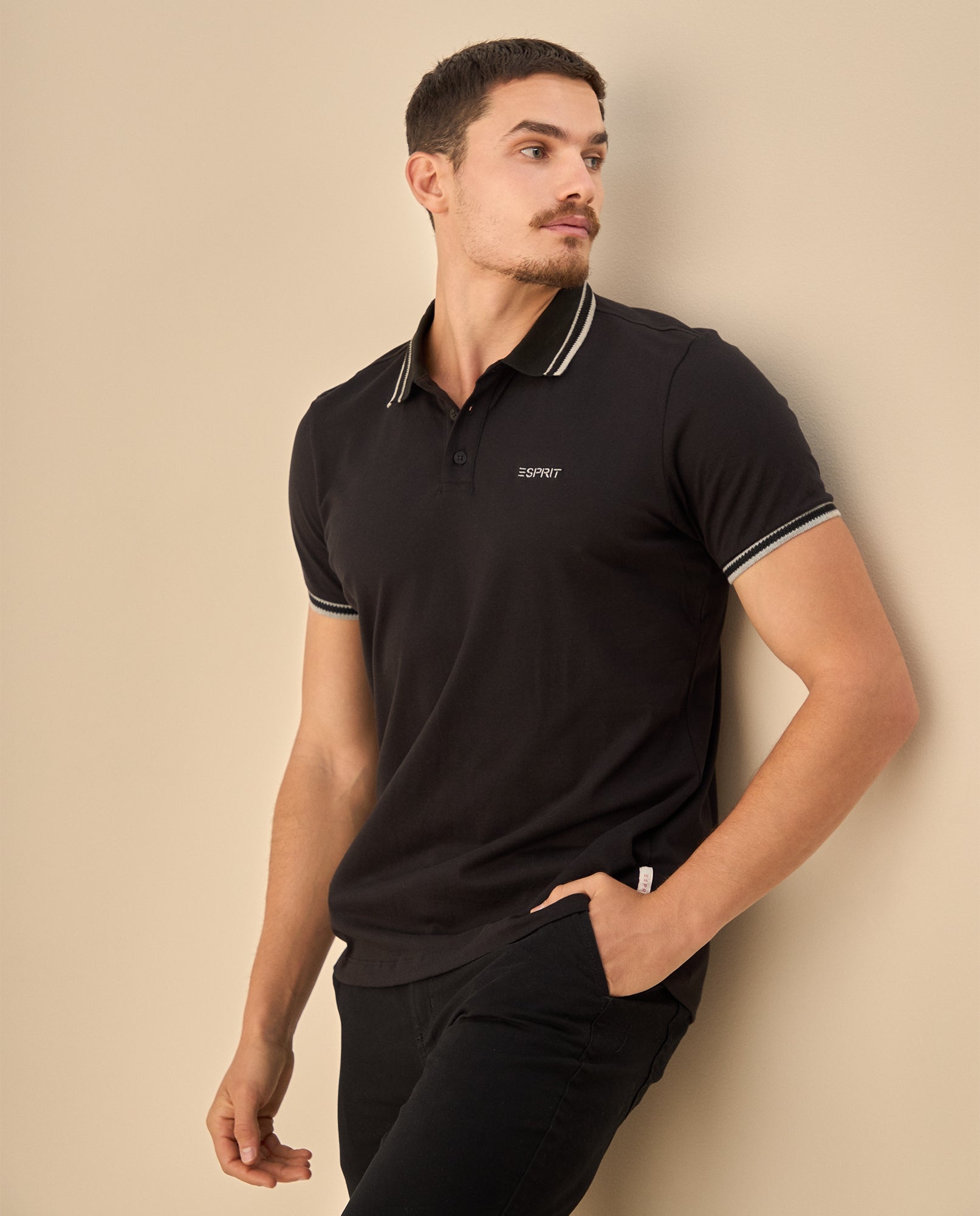 Polo con Ribetes Premium - Negro 34_305G307_NEG193909_5