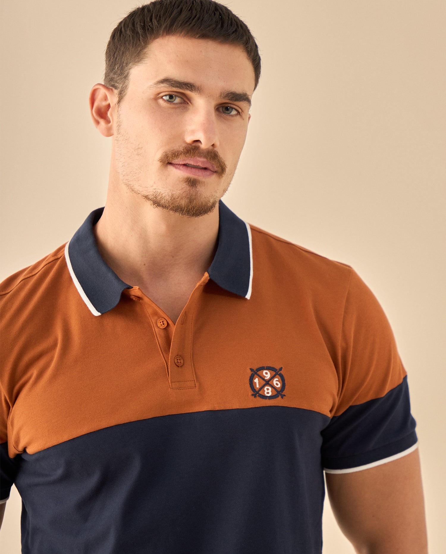 Polo con Diseño Block - Azul