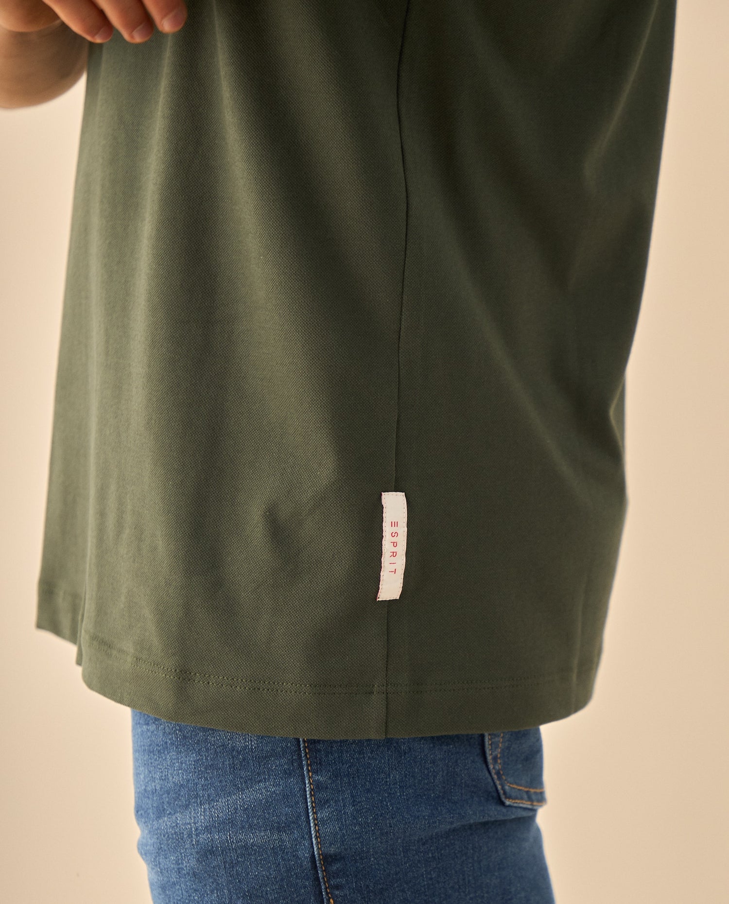 Polo con Cremallera y Detalles Contrastantes - Verde