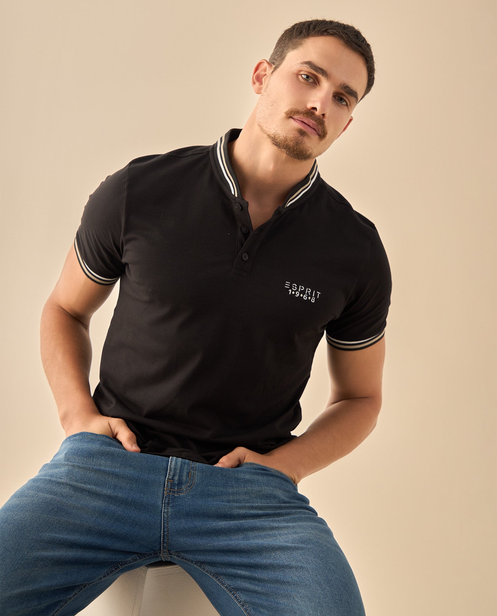 Polo con Ribetes Contrastantes - Negro 34_305G327_NEG190303_0