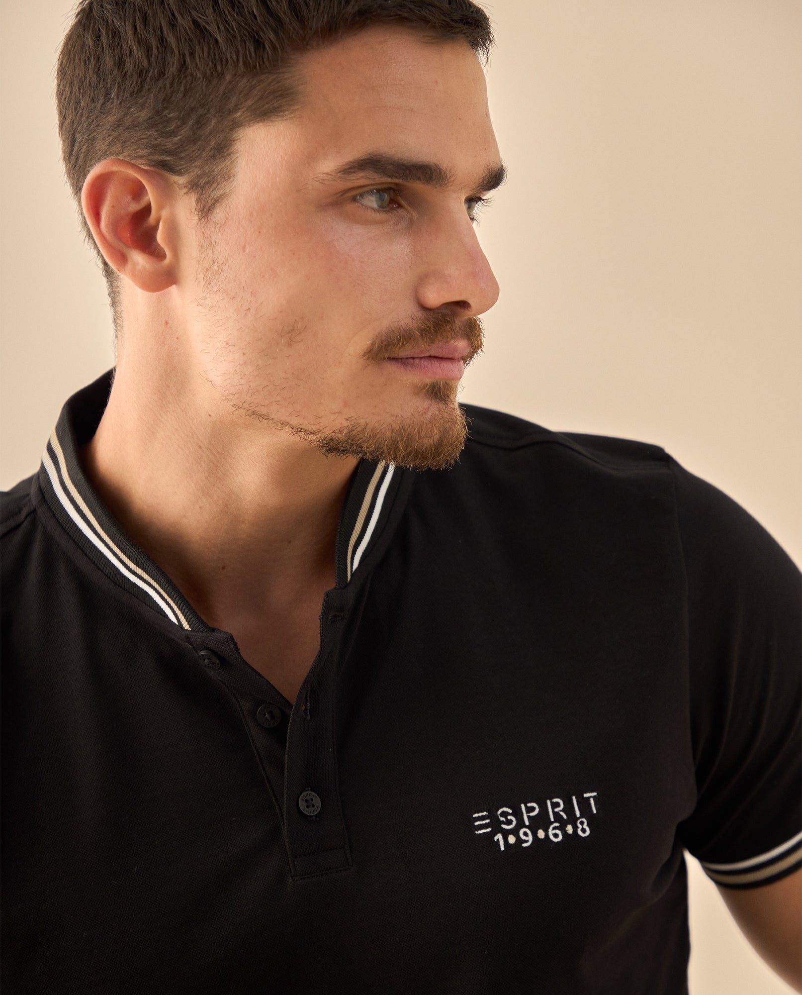 Polo con Ribetes Contrastantes - Negro 34_305G327_NEG190303_3