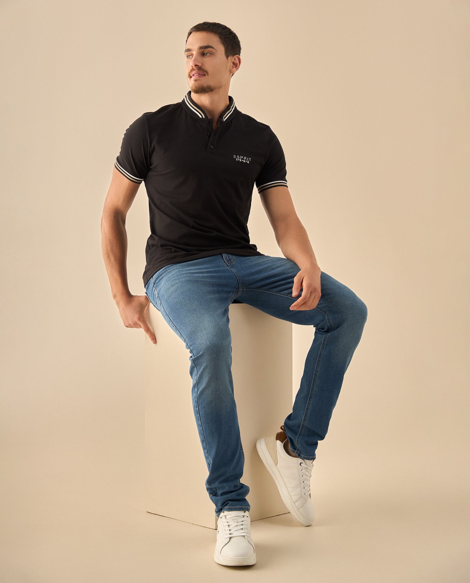 Polo con Ribetes Contrastantes - Negro