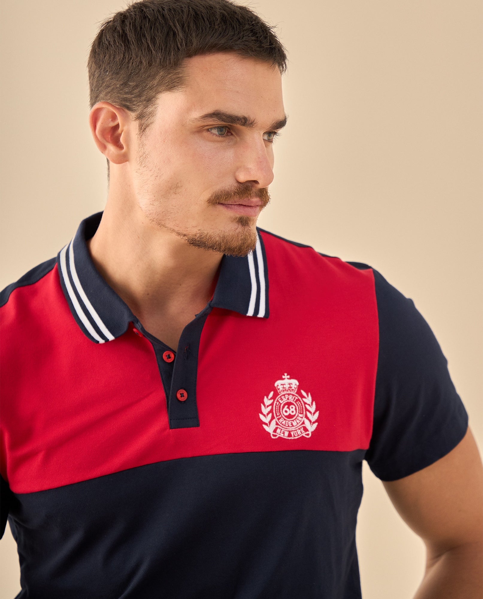 Polo Deportivo con Escudo Bordado - Azul 34_305G331_AZU194033_3