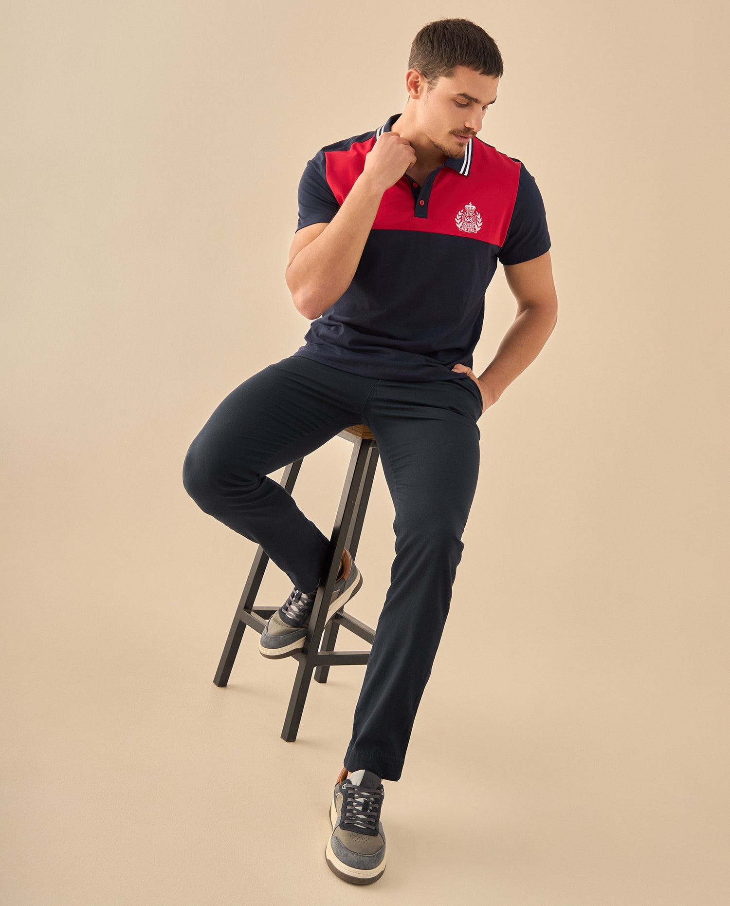 Polo Deportivo con Escudo Bordado - Azul
