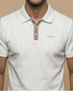 Polo regular bordado logo blanco - Crudo