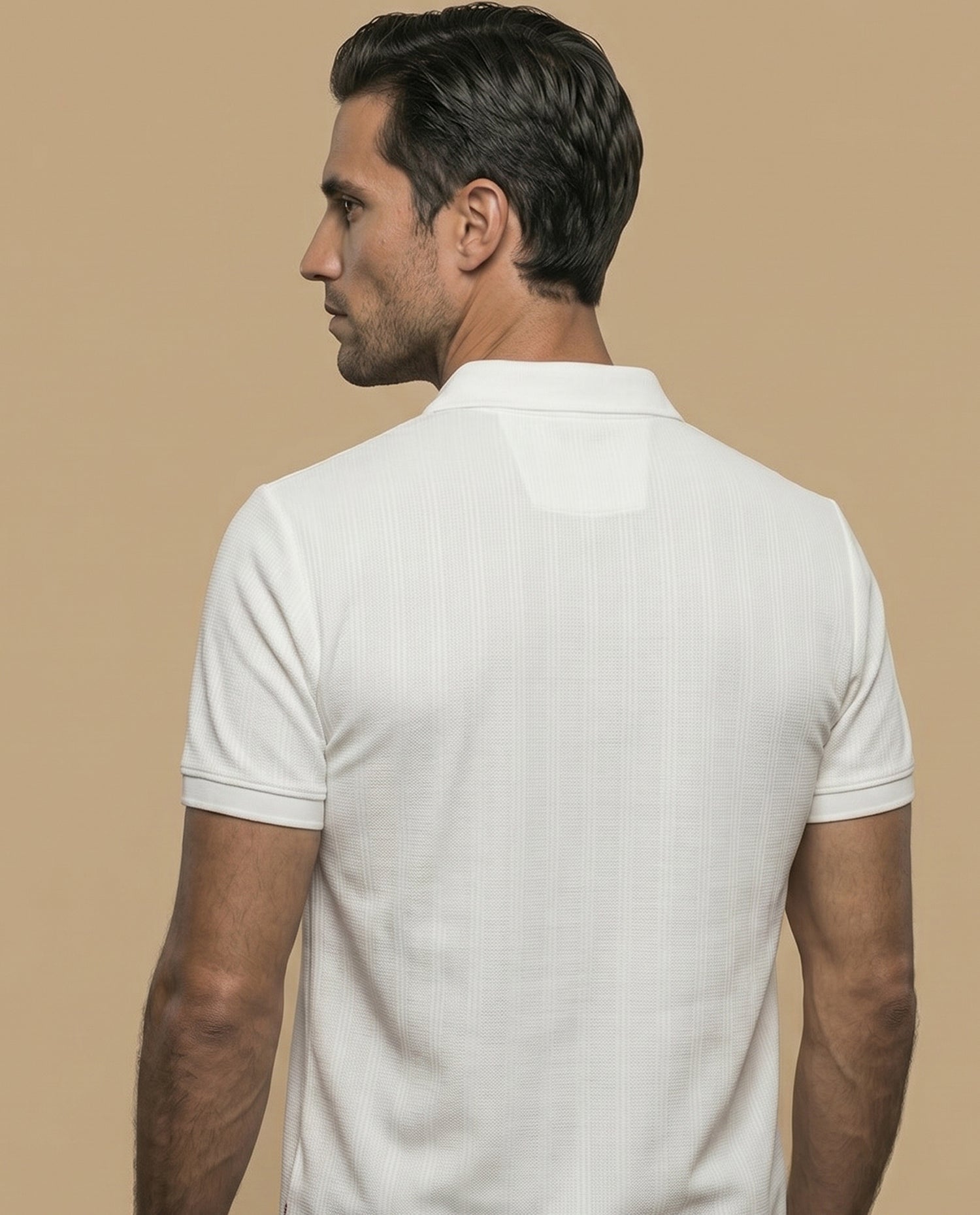 Polo regular bordado logo blanco - Crudo