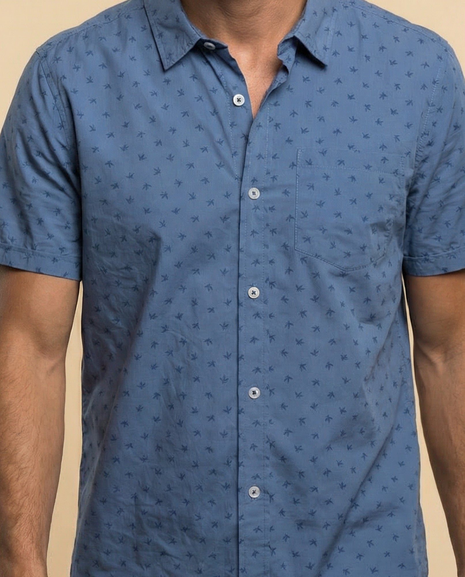 Camisa de manga corta con microestampado de palmeras - Azul 34_315F308_AZU154312_3
