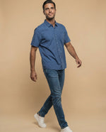 Camisa de manga corta con microestampado de palmeras - Azul
