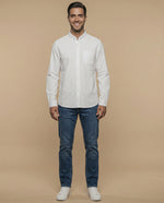 Camisa manga larga con cuello button-down y bolsillo para hombre - Blanco