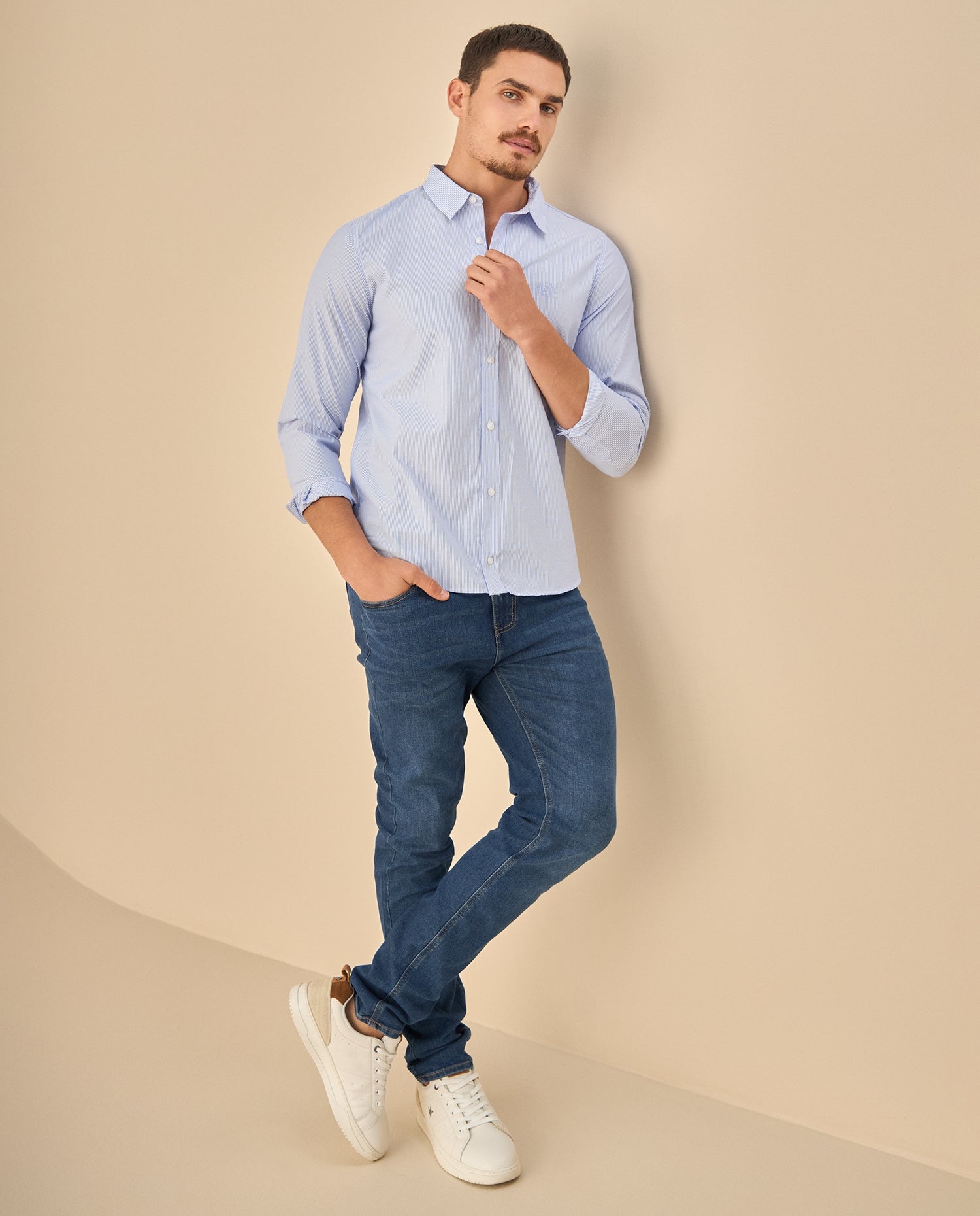 Camisa Clásica con Logo Bordado - Azul