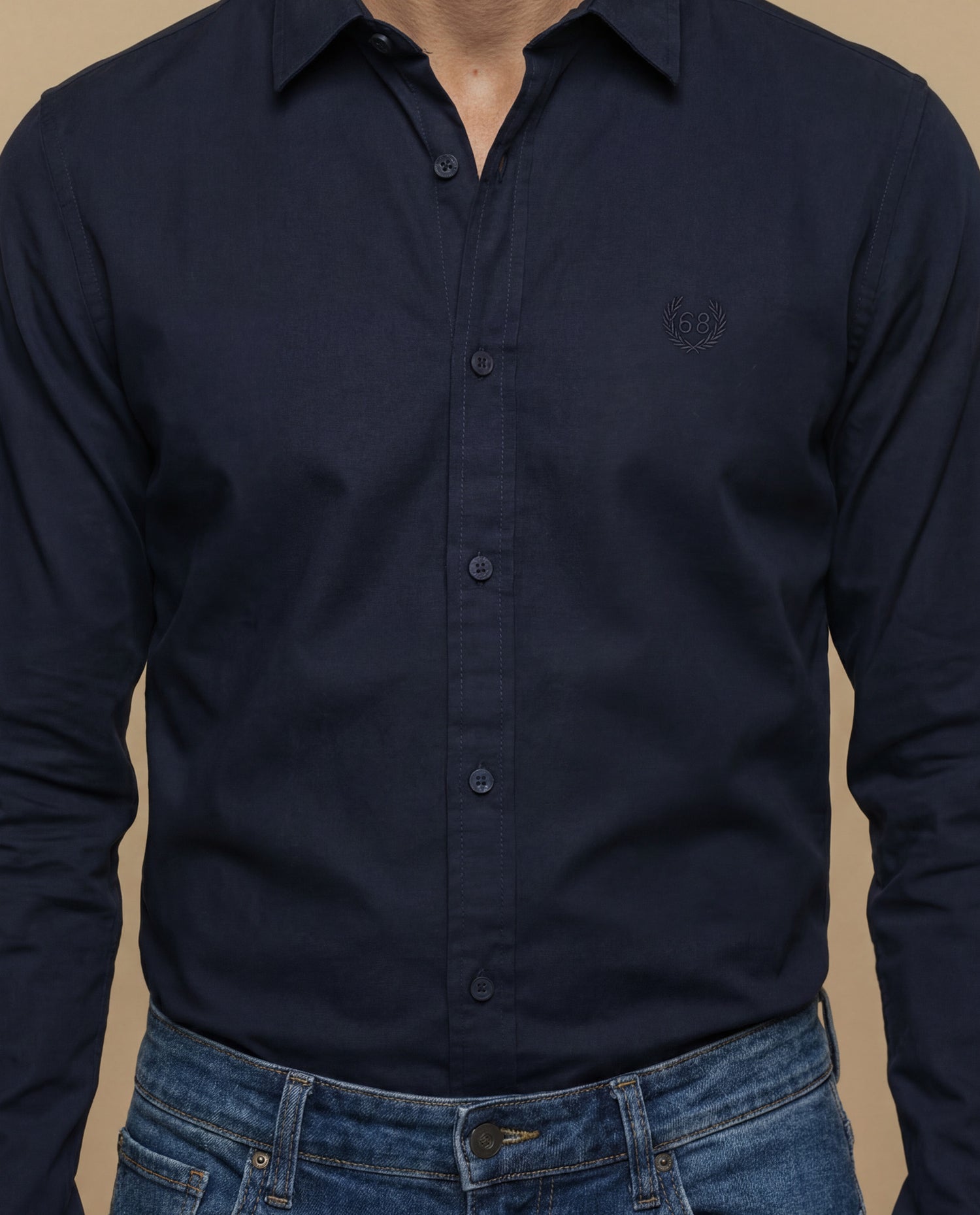 Camisa slim fit manga larga con bordado de laurel para hombre - Azul