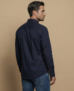 Camisa slim fit manga larga con bordado de laurel para hombre - Azul