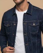 Chaqueta vaquera tipo trucker con bolsillos de parche para hombre - Azul