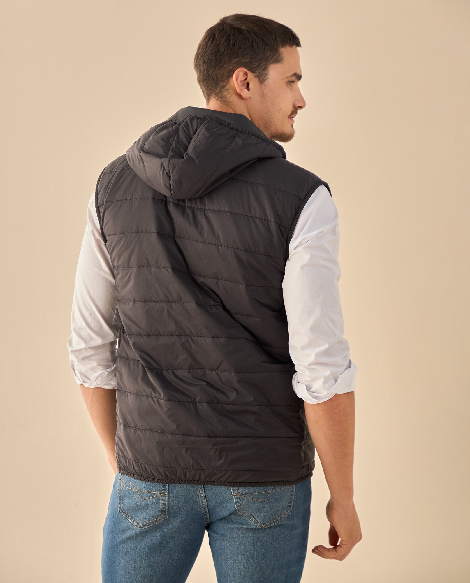 Chaleco Acolchado con Capucha - Negro 34_325G305_NEG194218_5