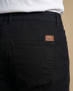 Pantalón corte slim sólido - Negro
