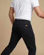Pantalón corte slim sólido - Negro