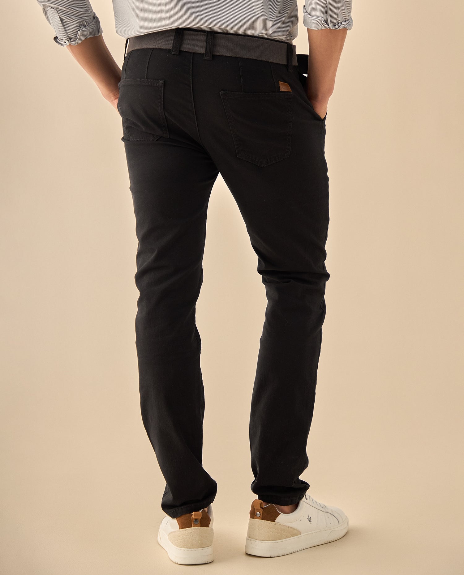 Pantalón Slim Fit con Cinturón - Negro