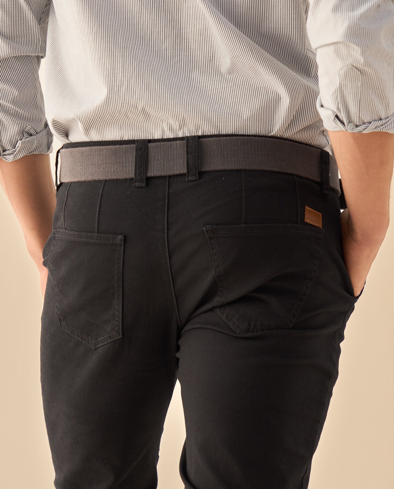 Pantalón Slim Fit con Cinturón - Negro 34_335G304_NEG194012_6
