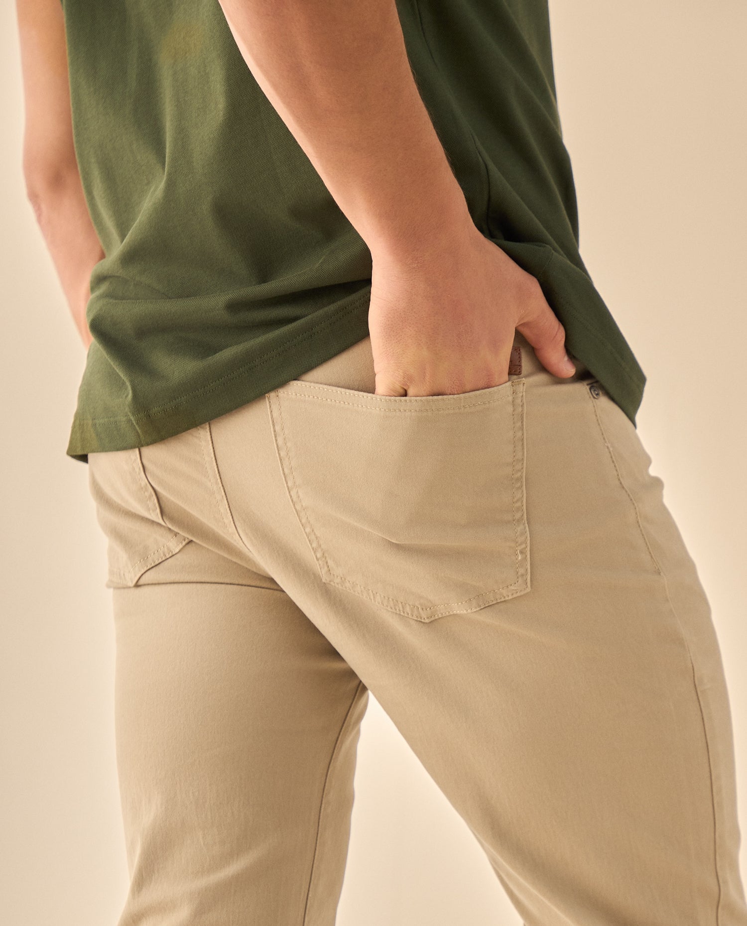 Pantalón Casual con Acabados Premium - Beige