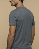 Camiseta manga corta con estampado universitario para hombre - Gris